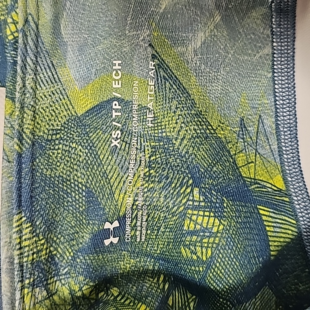 Under ARMOUR leggings - Picture 6 of 8